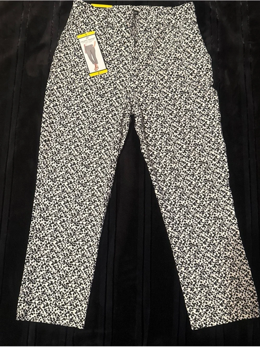 Women Black & White Printed Stretch Pants